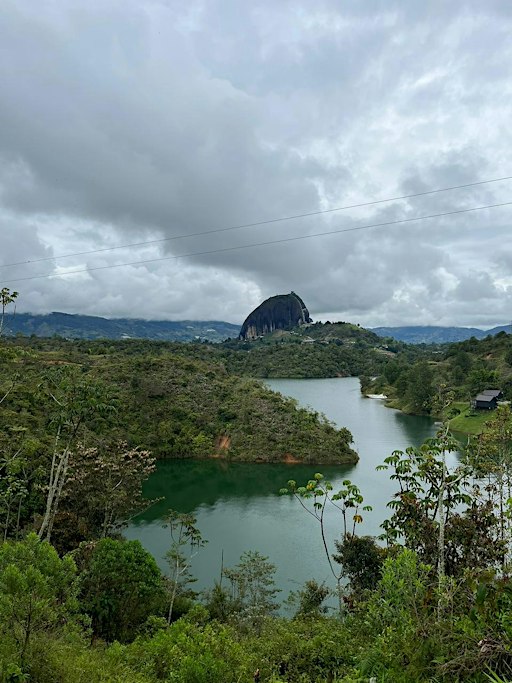 Guatapé Day Trip from Medellín – Peñol Rock & Colorful Town (Bilingual)